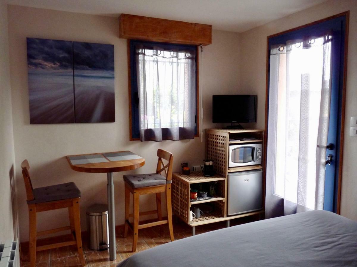 Suite A 800M De La Plage Saint-Lunaire Buitenkant foto